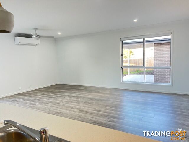 31 Moon Circuit Karawatha QLD 4117 - photo 4 of 16