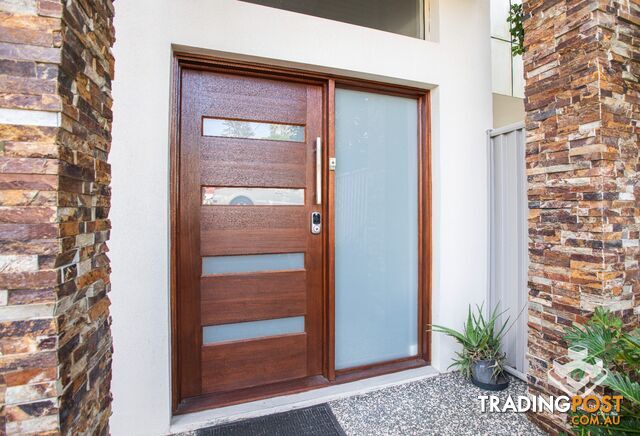 85 Pohlman Street Southport QLD 4215 - photo 2 of 19