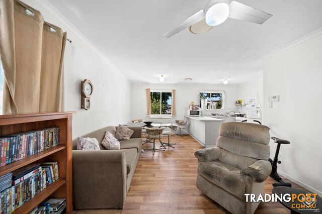 27 Cedar Drive Stapylton QLD 4207 - photo 2 of 11