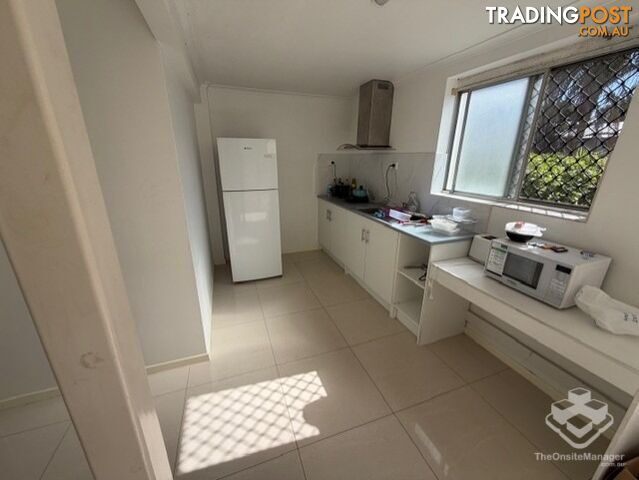 8 Bettina Street MacGregor QLD 4109