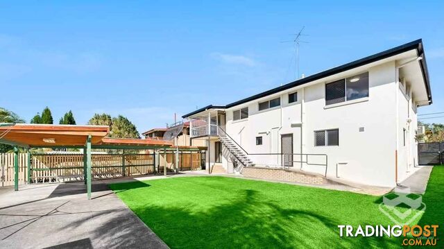 8 Bettina Street MacGregor QLD 4109