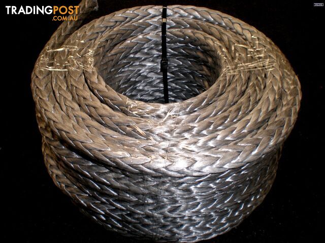 Dyneema YachtSpec3000 High strength rope.