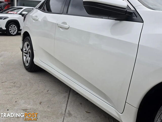 2017 HONDA CIVIC VTI  HATCH - photo 4 of 32
