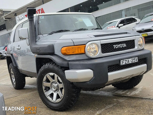 2015 TOYOTA FJ CRUISER SUV
