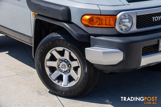 2015 TOYOTA FJ CRUISER SUV - photo 3 of 20