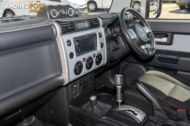 2015 TOYOTA FJ CRUISER   SUV - photo 5 of 20