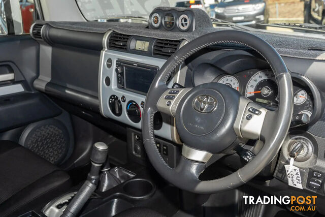 2015 TOYOTA FJ CRUISER SUV - photo 4 of 20