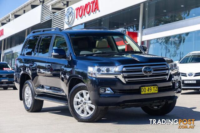 2017 TOYOTA LANDCRUISER SAHARA SUV