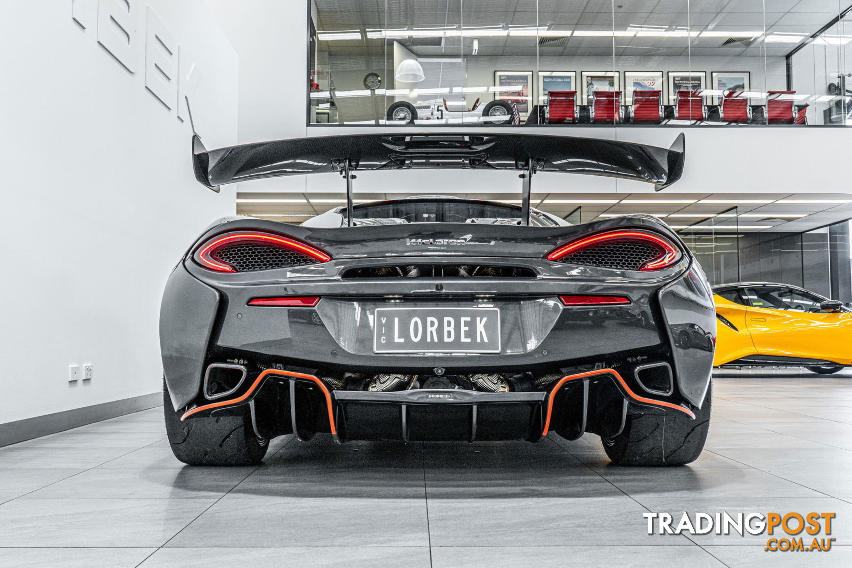 2021 McLaren 620R  