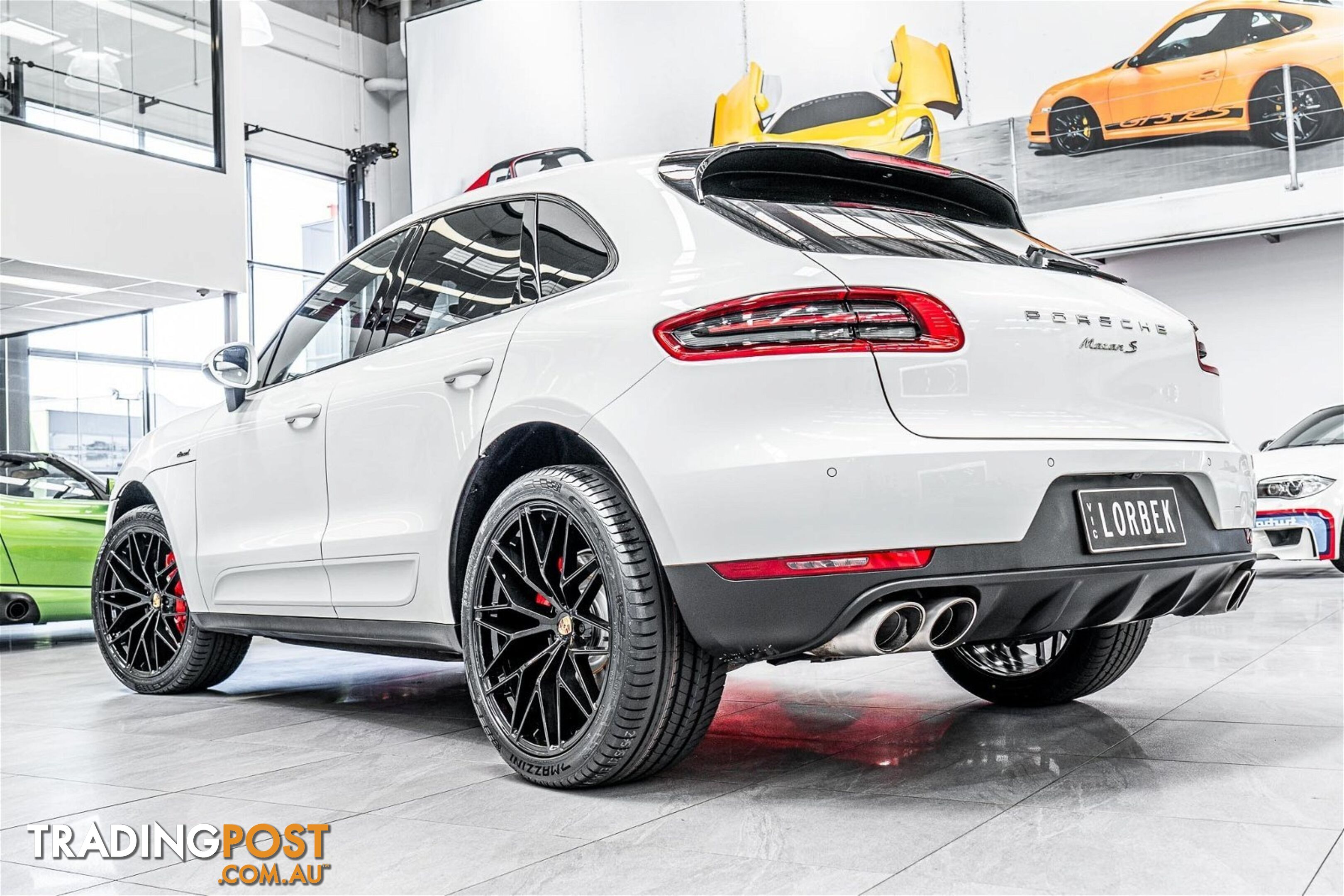 2016 Porsche Macan  