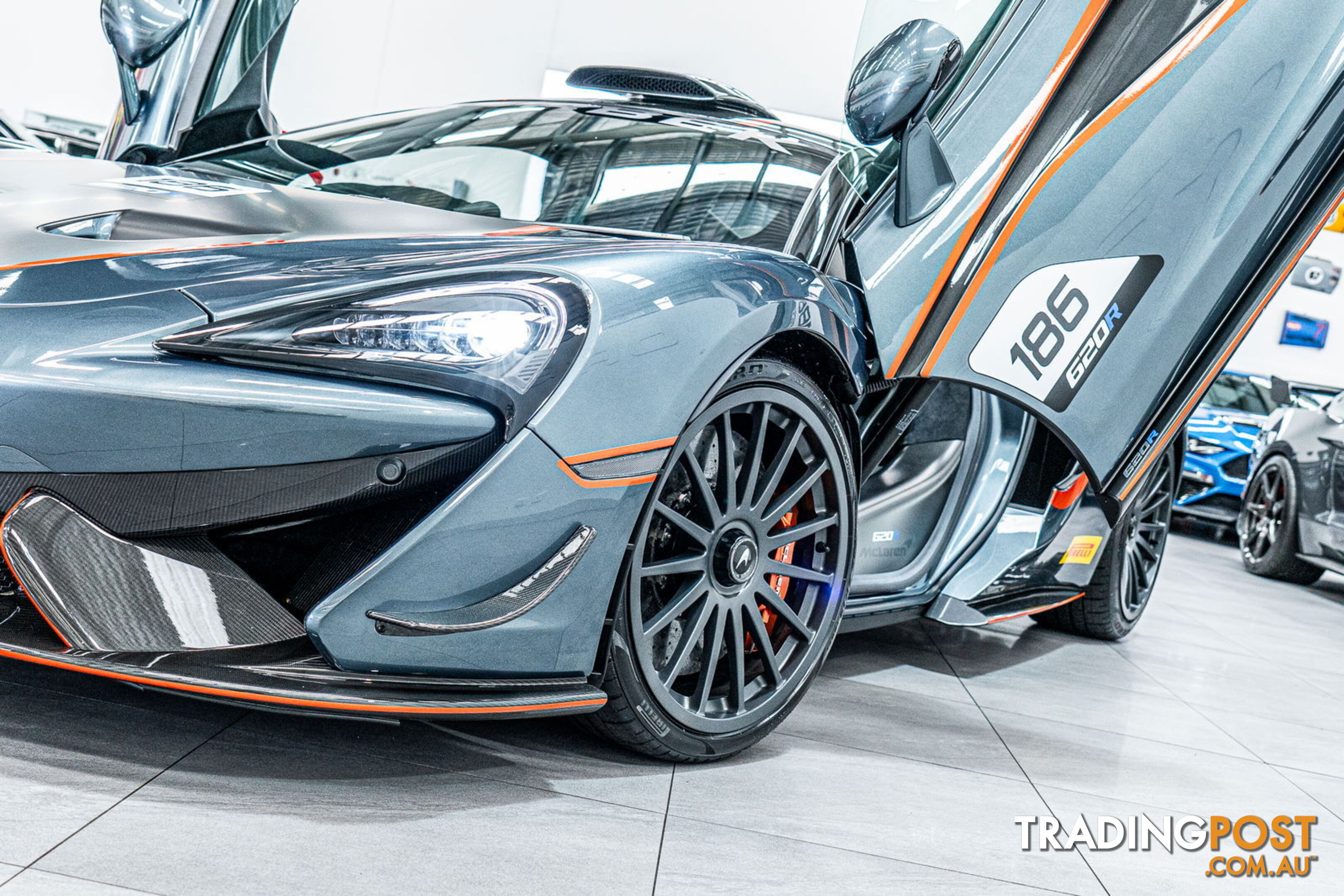 2020 McLaren 620R  