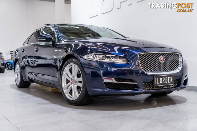 2017 Jaguar XJ 3.0D V6 Premium Luxury LWB X351 MY16 - photo 3 of 34