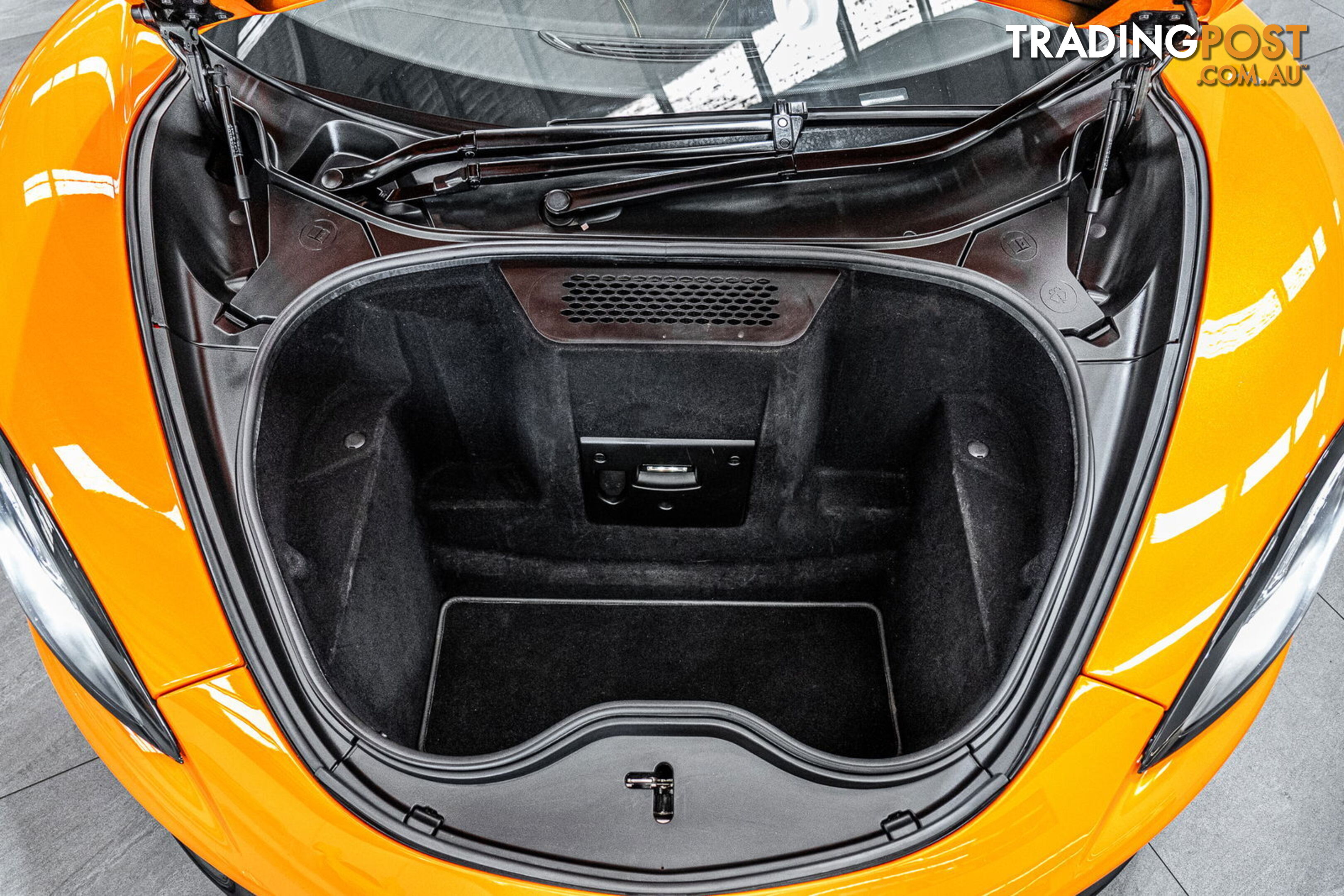 2016 McLaren 570S  