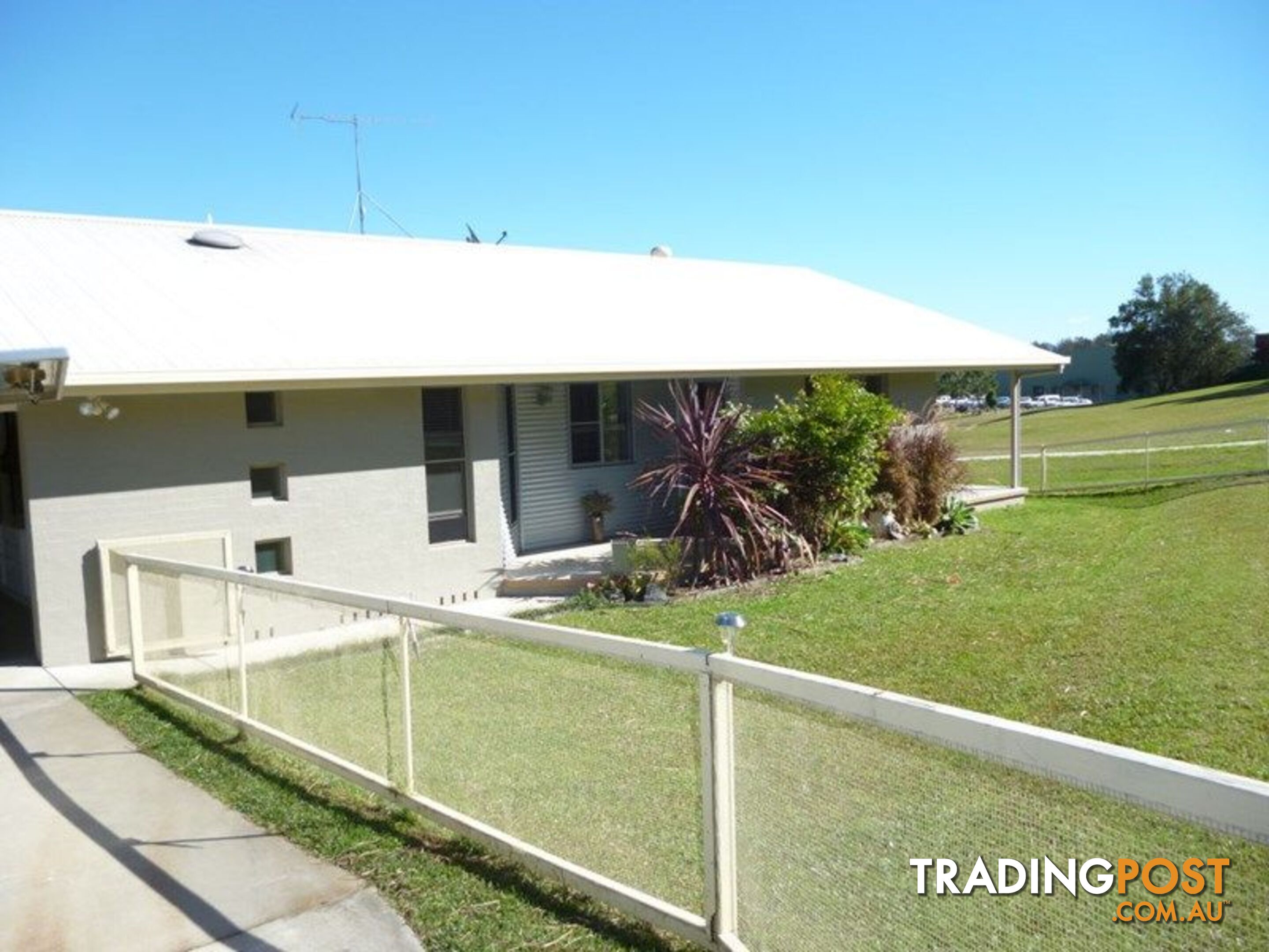 11 Grant Crescent MACKSVILLE NSW 2447