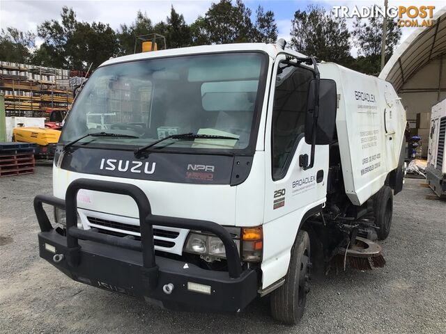 2004 Isuzu Dual Drive NPR 250 Sitec140 4 x 2 Sweeper Truck