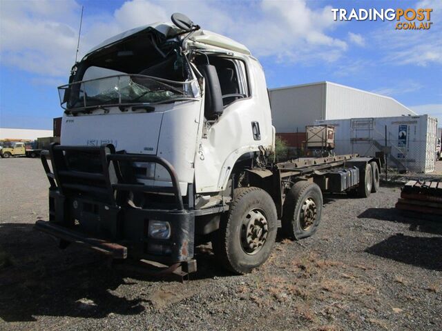 2016 Isuzu FYH 2000 Twin Steer 8 x 4 Cab Chassis Truc