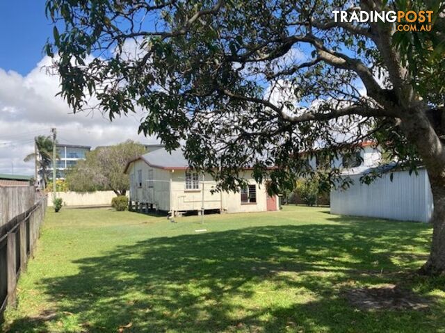 8 Mary Street WEST MACKAY QLD 4740