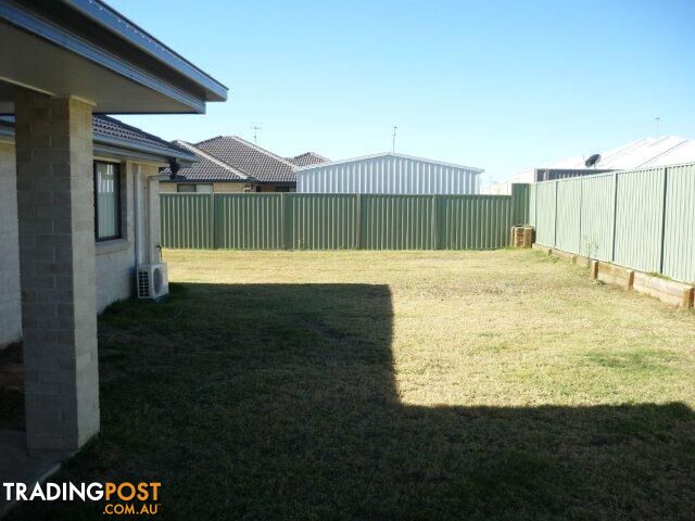 38 Naumann Street MORANBAH QLD 4744