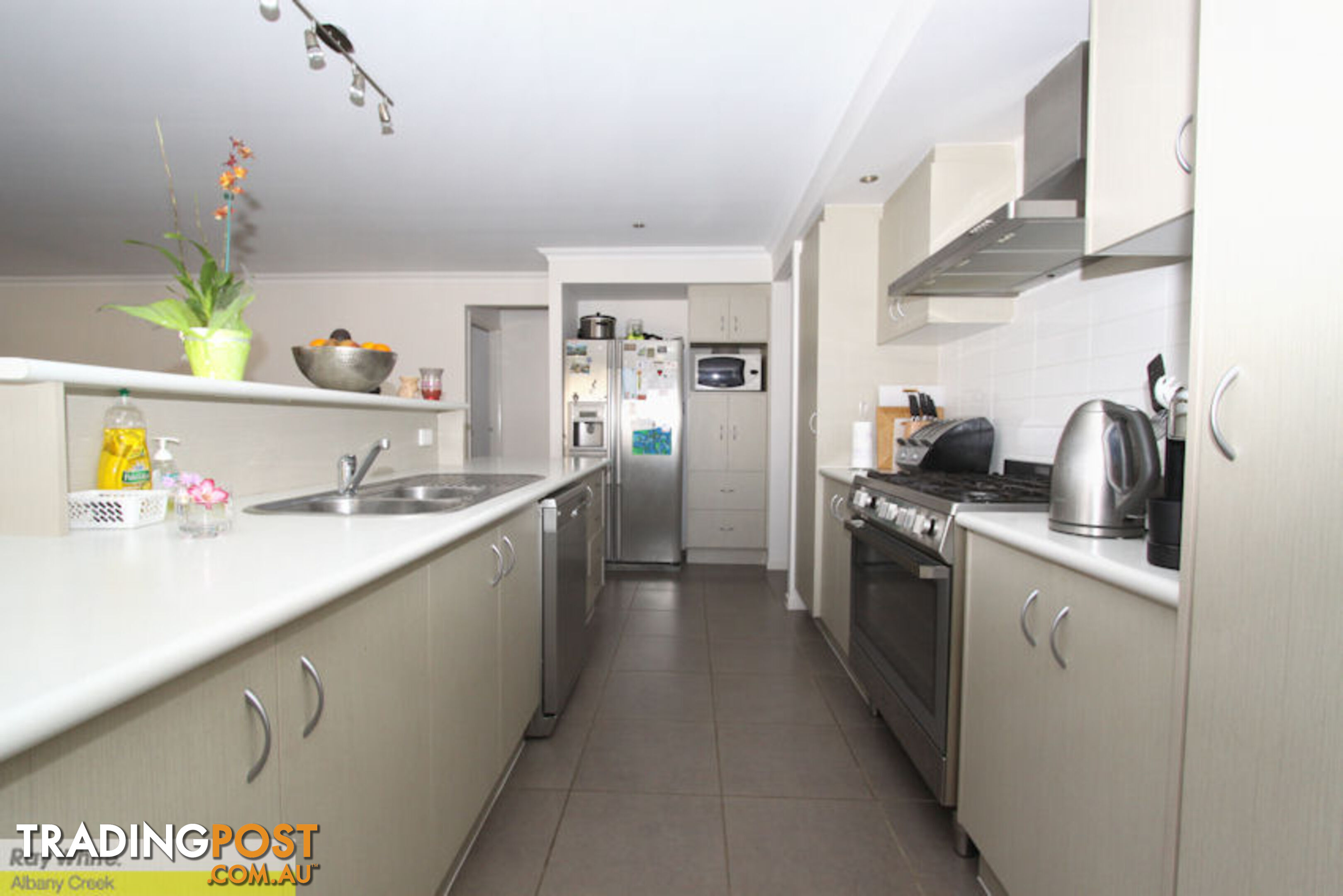 8 Tributary Court EATONS HILL QLD 4037