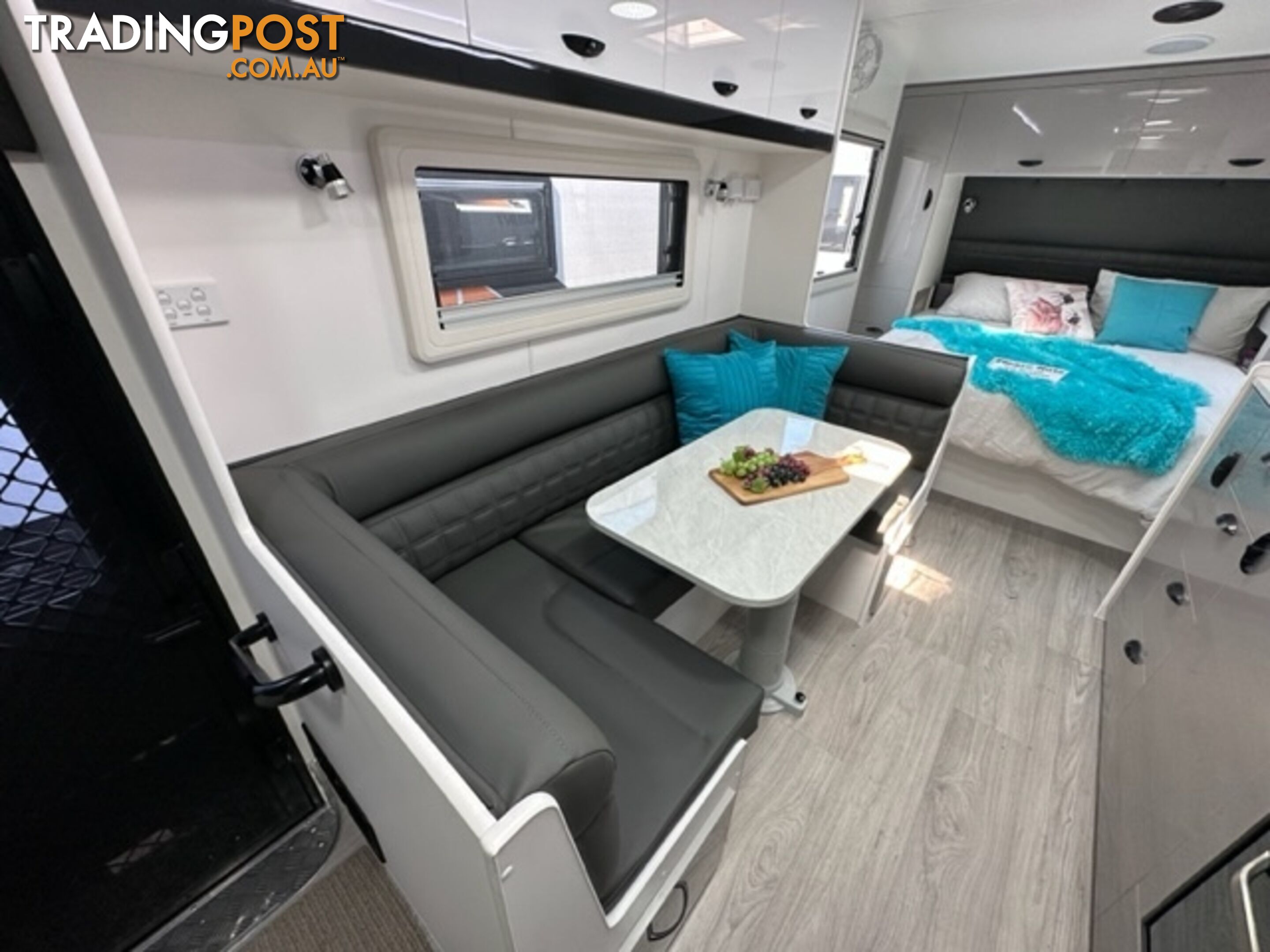 2023 20'6 Viscount WildShark V3.2 Club loungeÂ