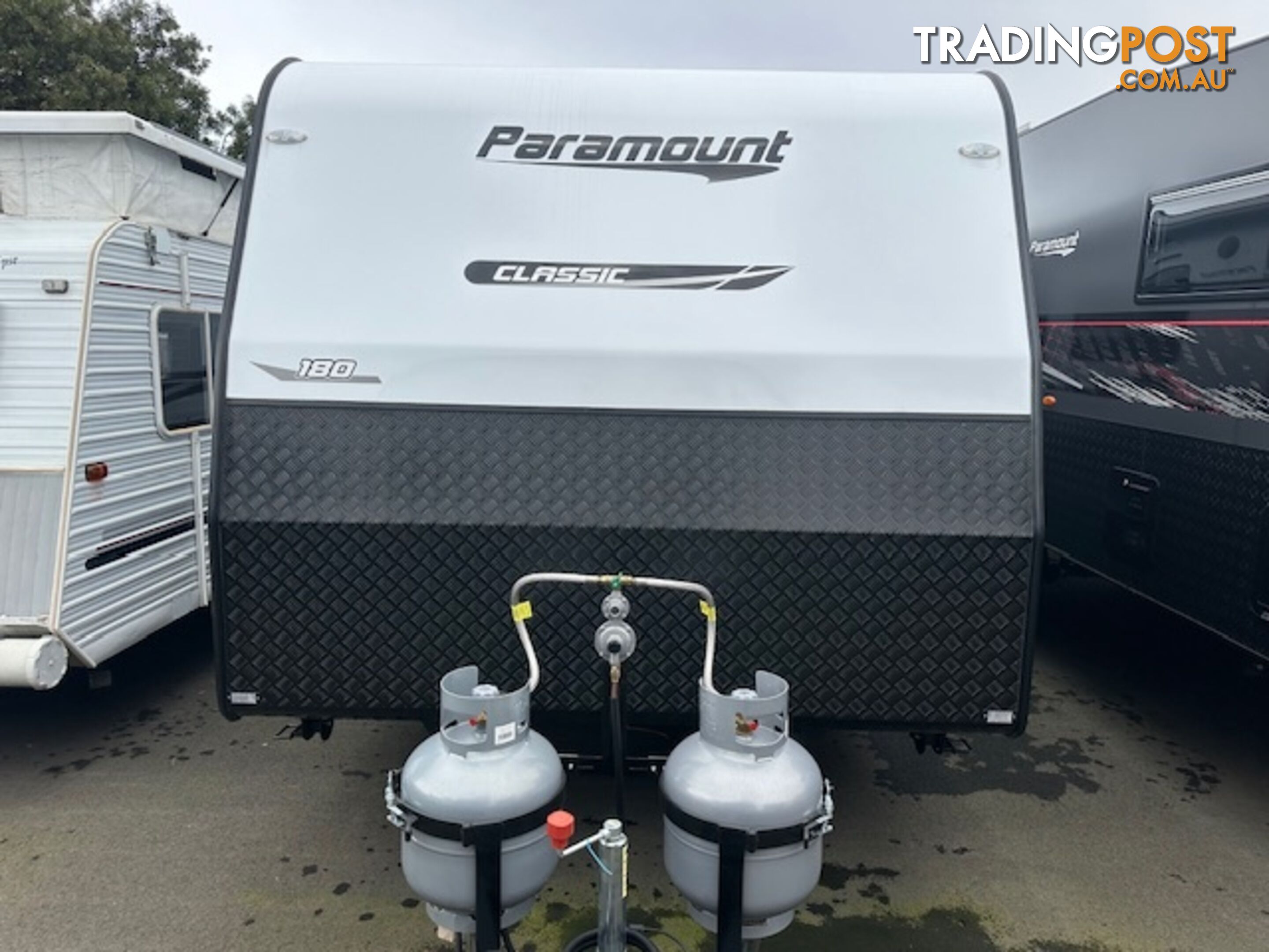 2023 Paramount Classic 18' Tandem axle combo shower/toilet