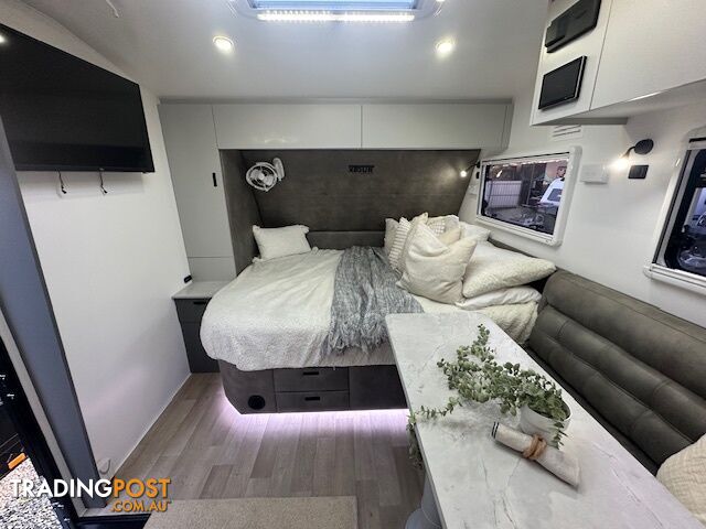 23'6 XTOUR Eclipse 4 or 5 bunk Off Road Off Grid