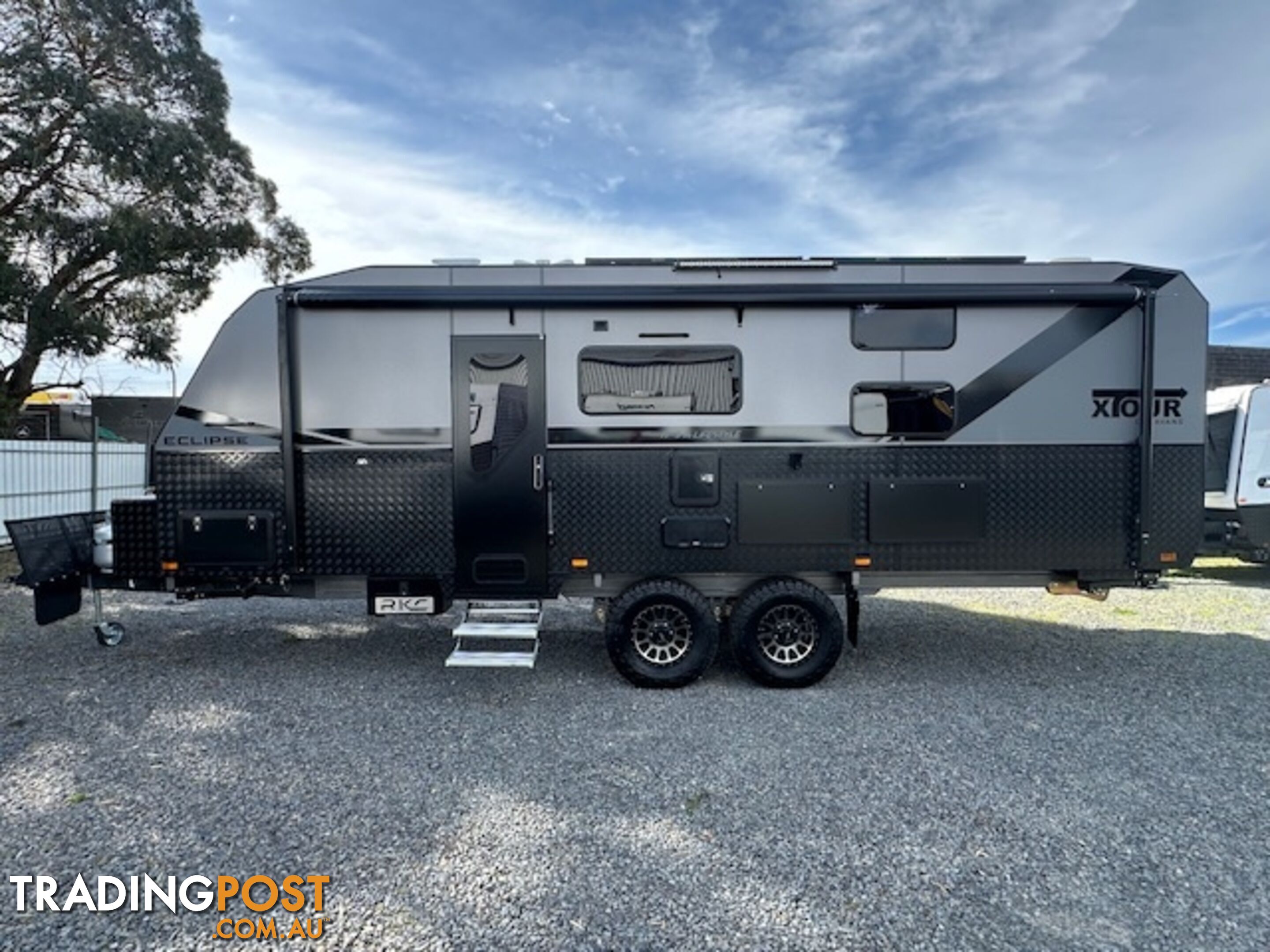 23'6 XTOUR Eclipse 4 or 5 bunk Off Road Off Grid