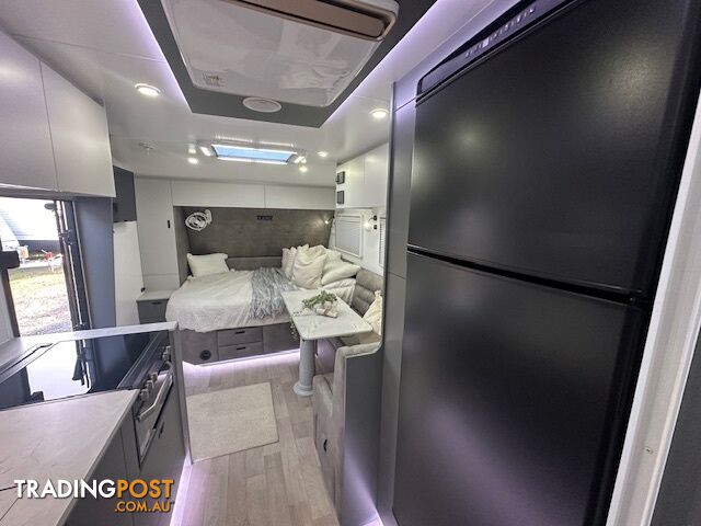 23'6 XTOUR Eclipse 4 or 5 bunk Off Road Off Grid