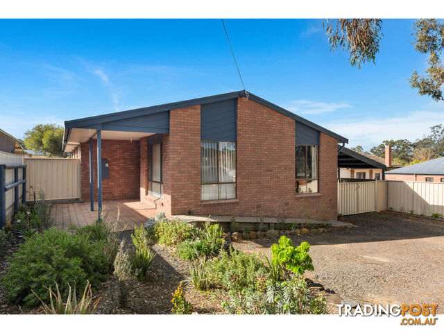 17 Lowe Street Kangaroo Flat VIC 3555