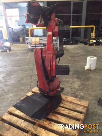 COMAU Robot - photo 2 of 4