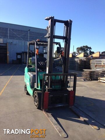 Mitsubishi 1.8 Tonne Forklift - photo 3 of 4