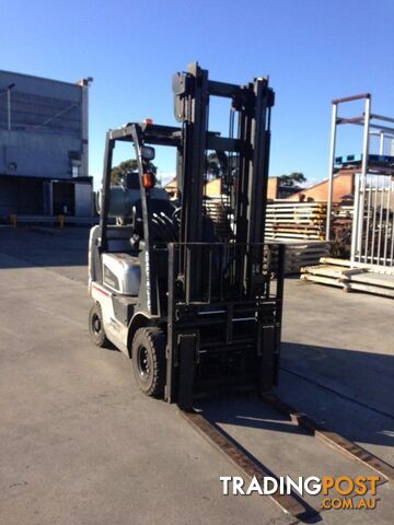 Nissan 1.6 Tonne Forklift - photo 2 of 4