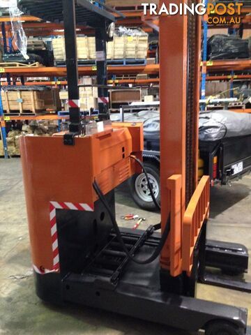 Toyota 1.1 Tonne Lift Truck - photo 2 of 5