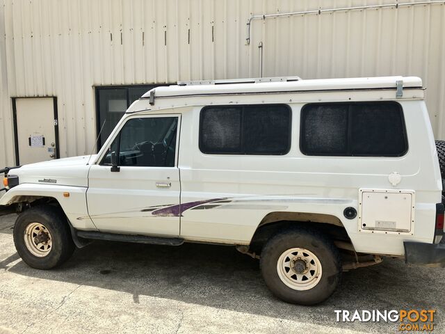 1999 Toyota Landcruiser Troopy - POP TOP