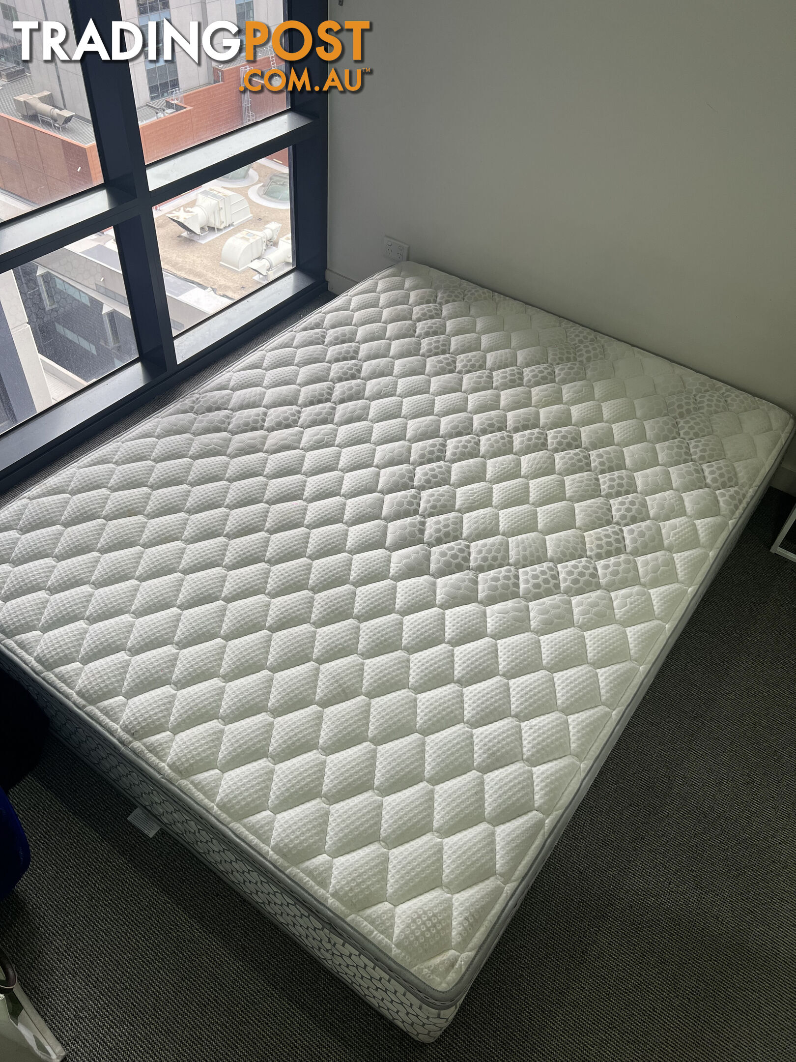 Queen Size Bed (Medium Firm Feel)