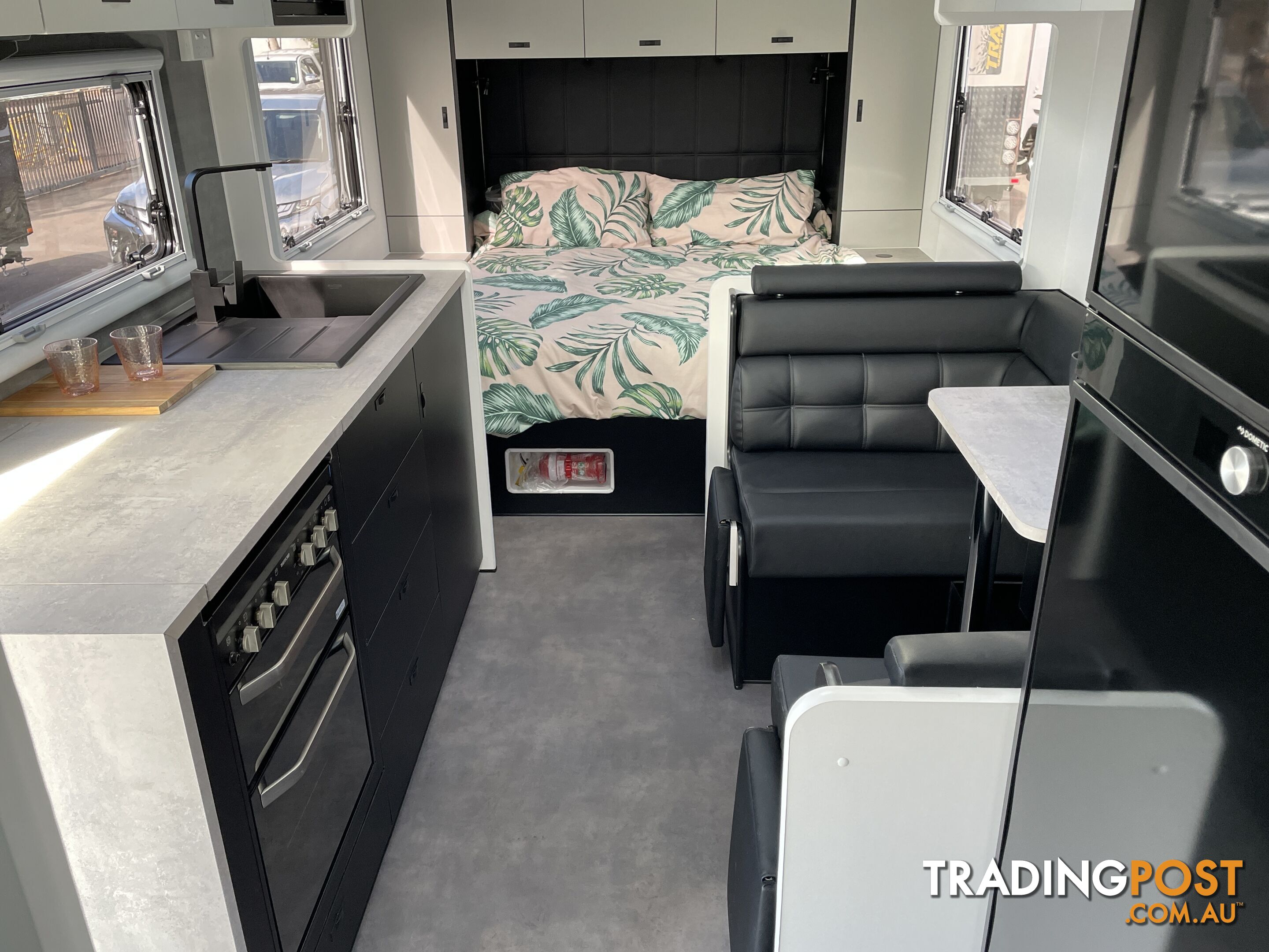 On The Move Caravans Traxx Series 4 18'6'' Rear Door