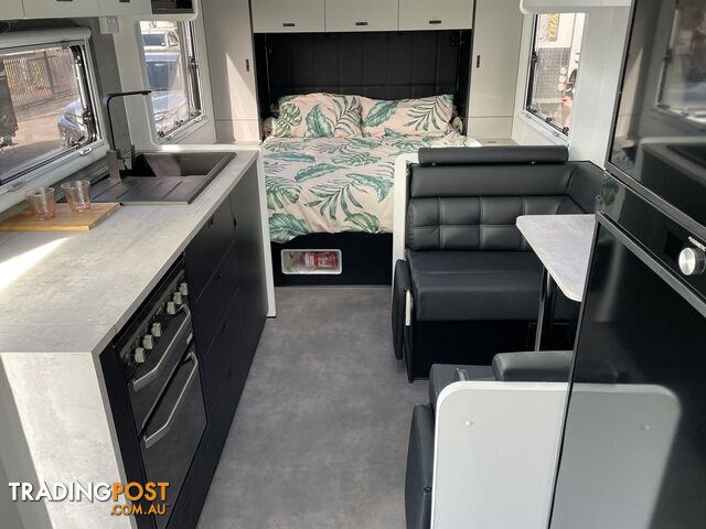 On The Move Caravans Traxx Series 4 18'6'' Rear Door