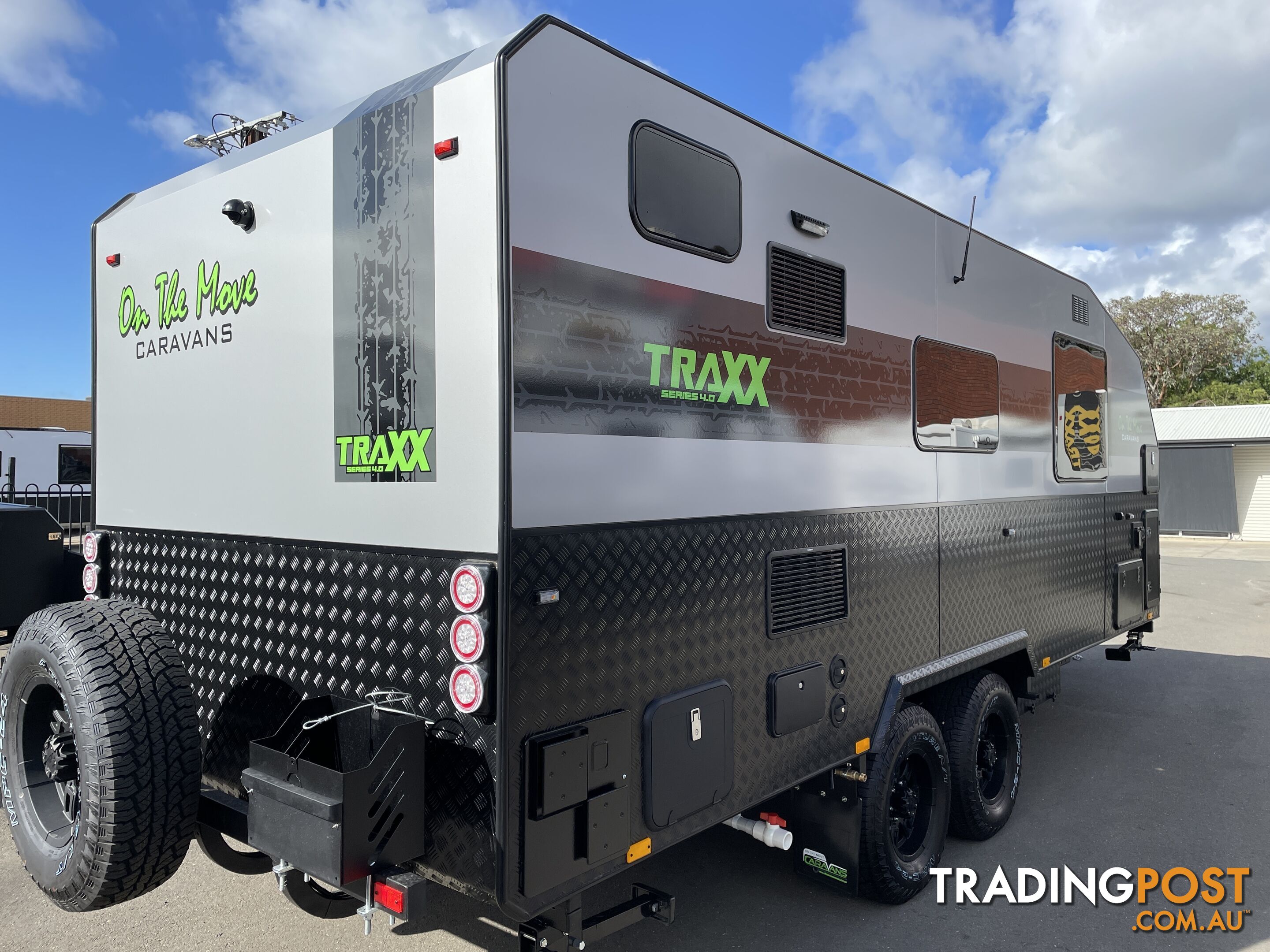 On The Move Caravans Traxx Series 4 18'6'' Rear Door