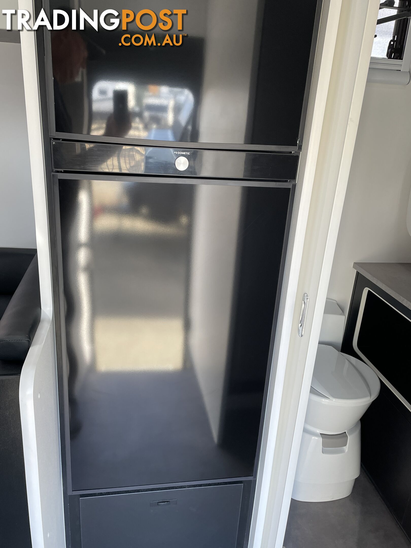 On The Move Caravans Traxx Series 4 18'6'' Rear Door