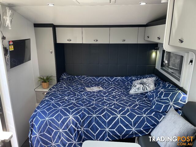 On The Move Caravans Traxx Series 3 Off Road Family Straight Bunk 19'