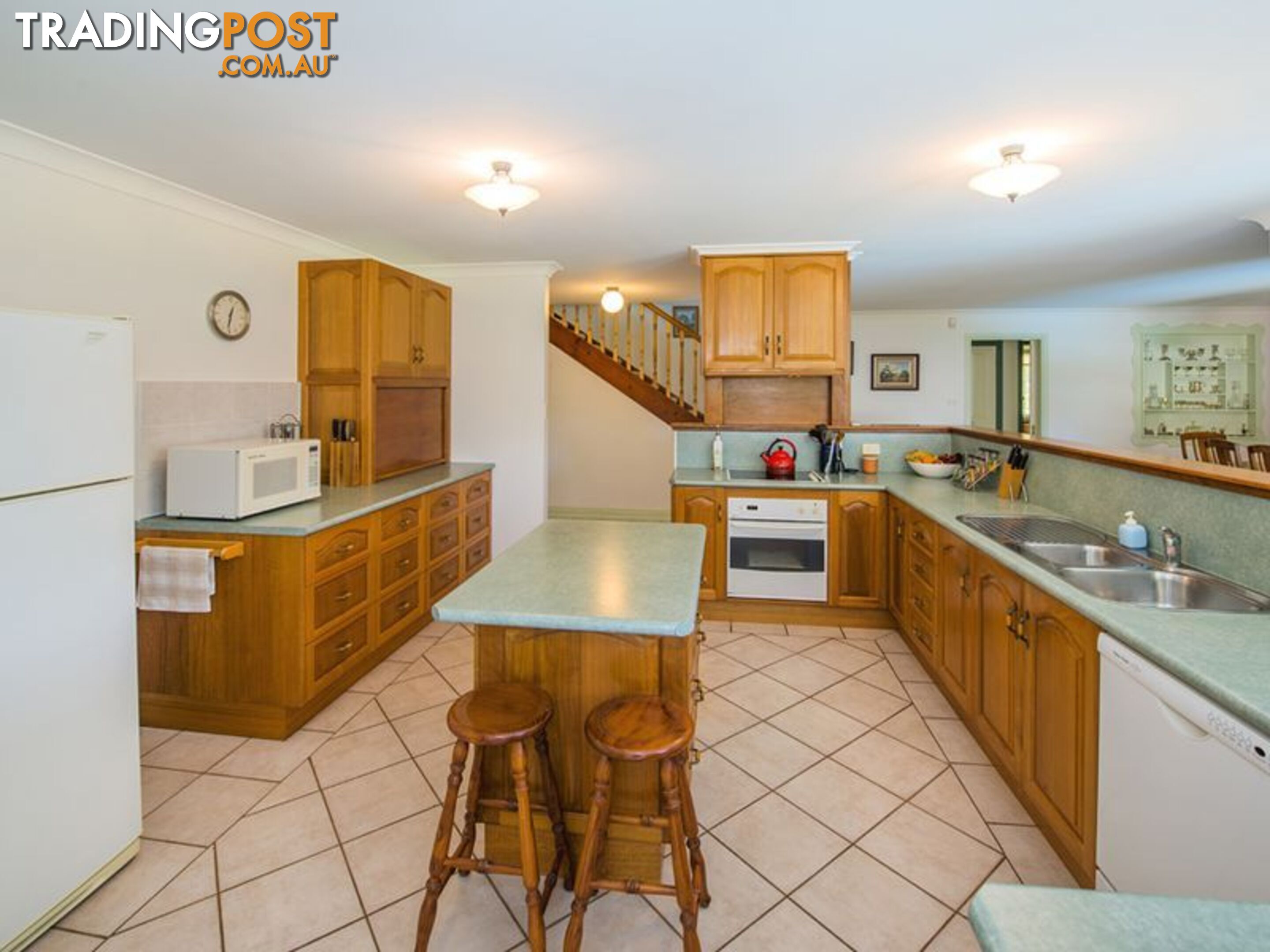 24 kimberley Grove NAMBUCCA HEADS NSW 2448