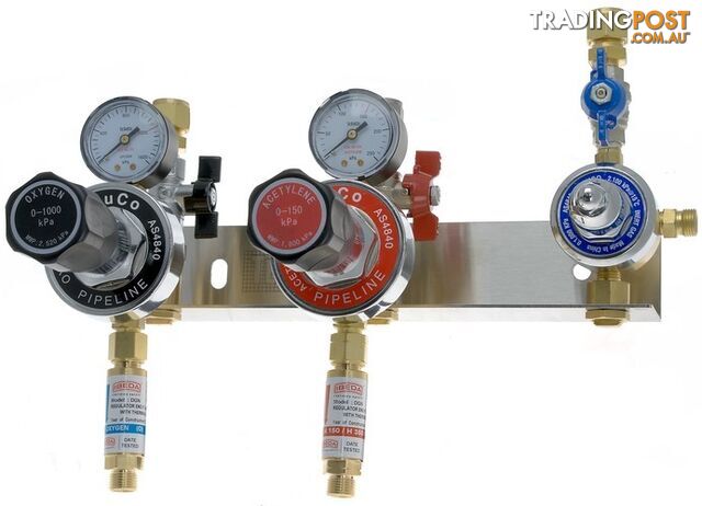Regulated Outlet Point Triple Oxygen / LPG / Flow Gauge FBA, Isolation, 1/2"...