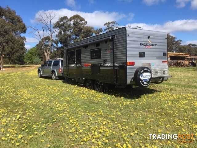 2017 Vacationer Holiday Road