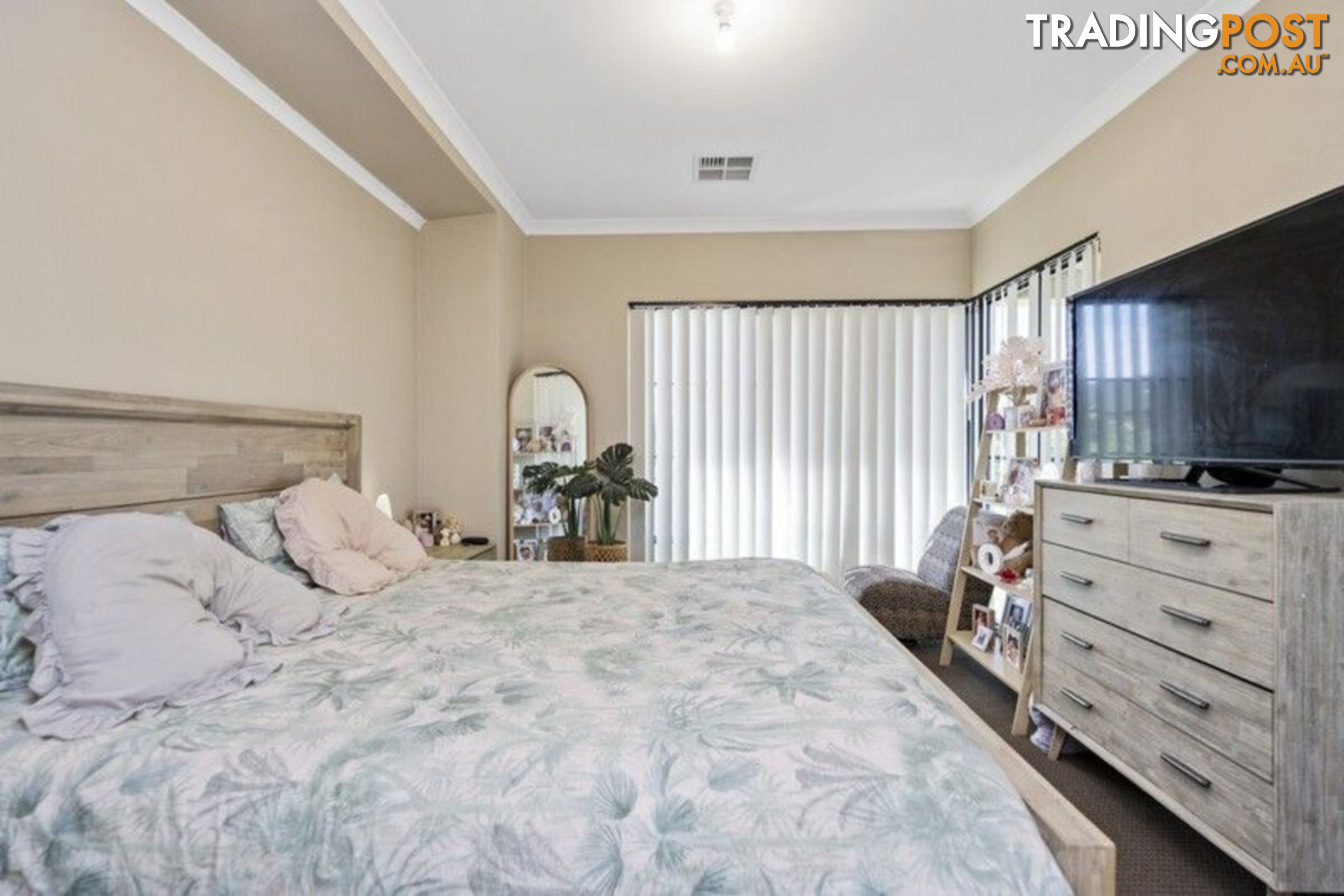 19 Salome Crescent LAKELANDS WA 6180