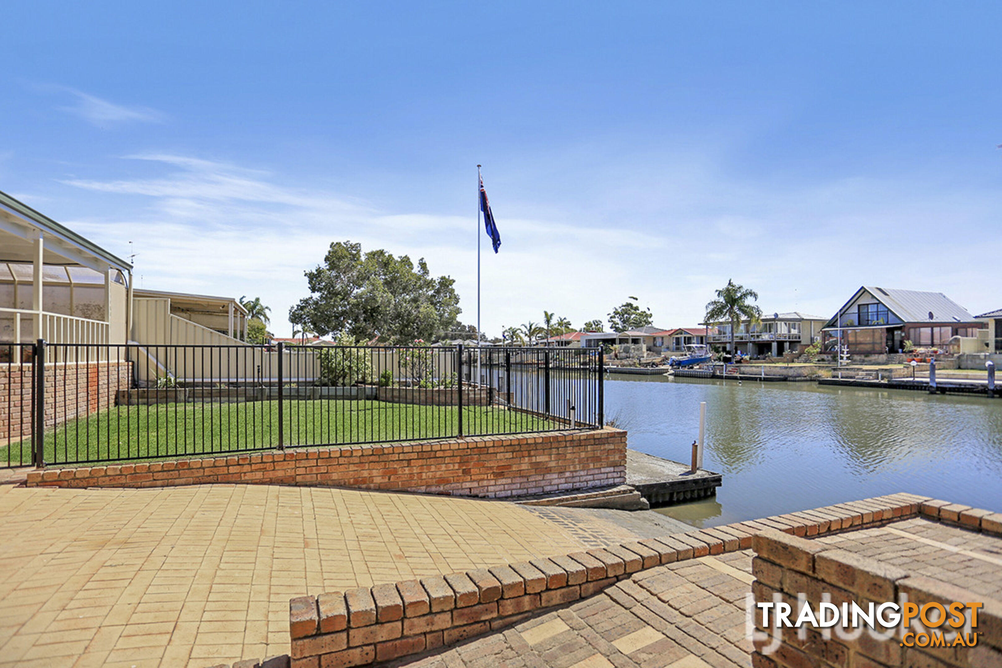 13 Woolah Place SOUTH YUNDERUP WA 6208