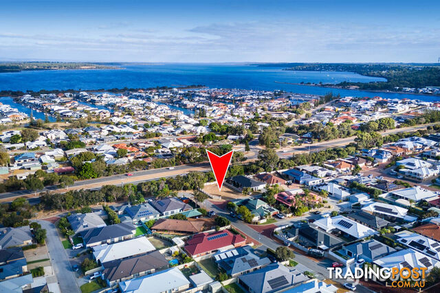 2 Royal Crescent WANNANUP WA 6210 - photo 5 of 10