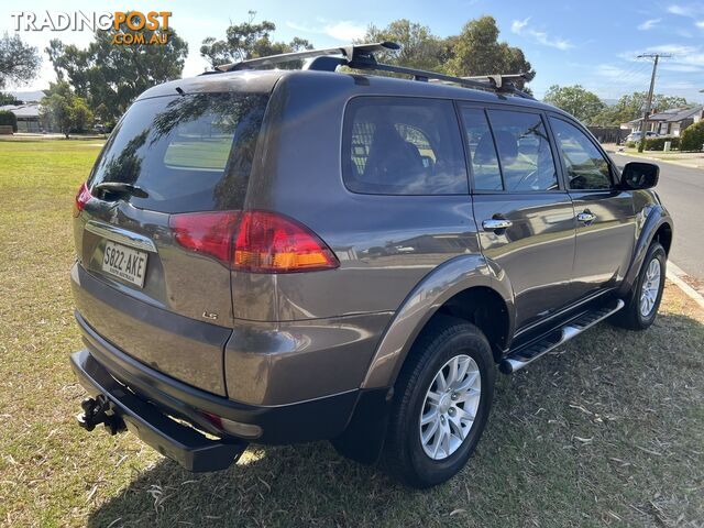 2011 MITSUBISHI CHALLENGER LS (5 SEAT) (4X4) PB MY11 WAGON