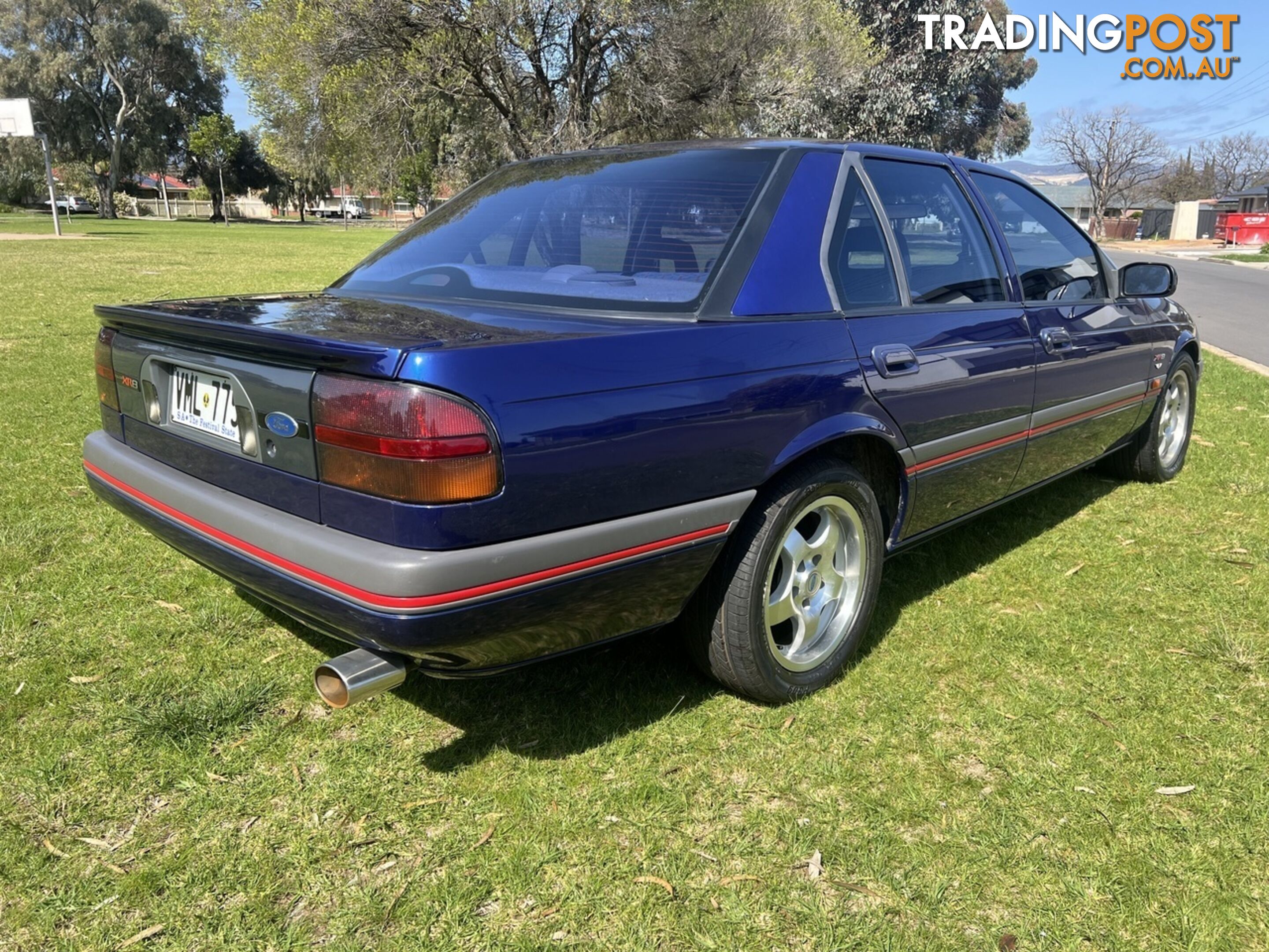 1993 FORD FALCON S XR8 ED SEDAN