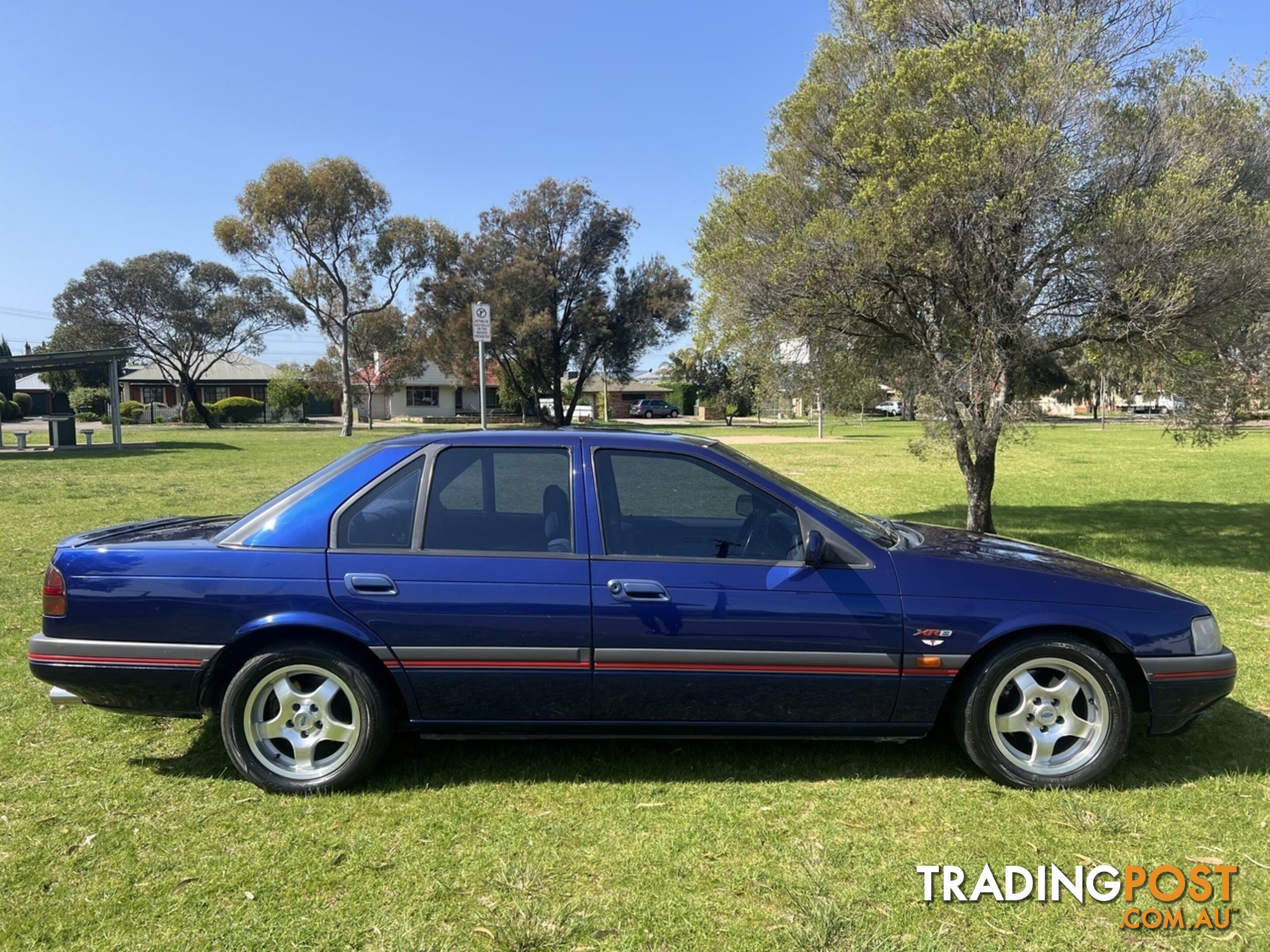 1993 FORD FALCON S XR8 ED SEDAN