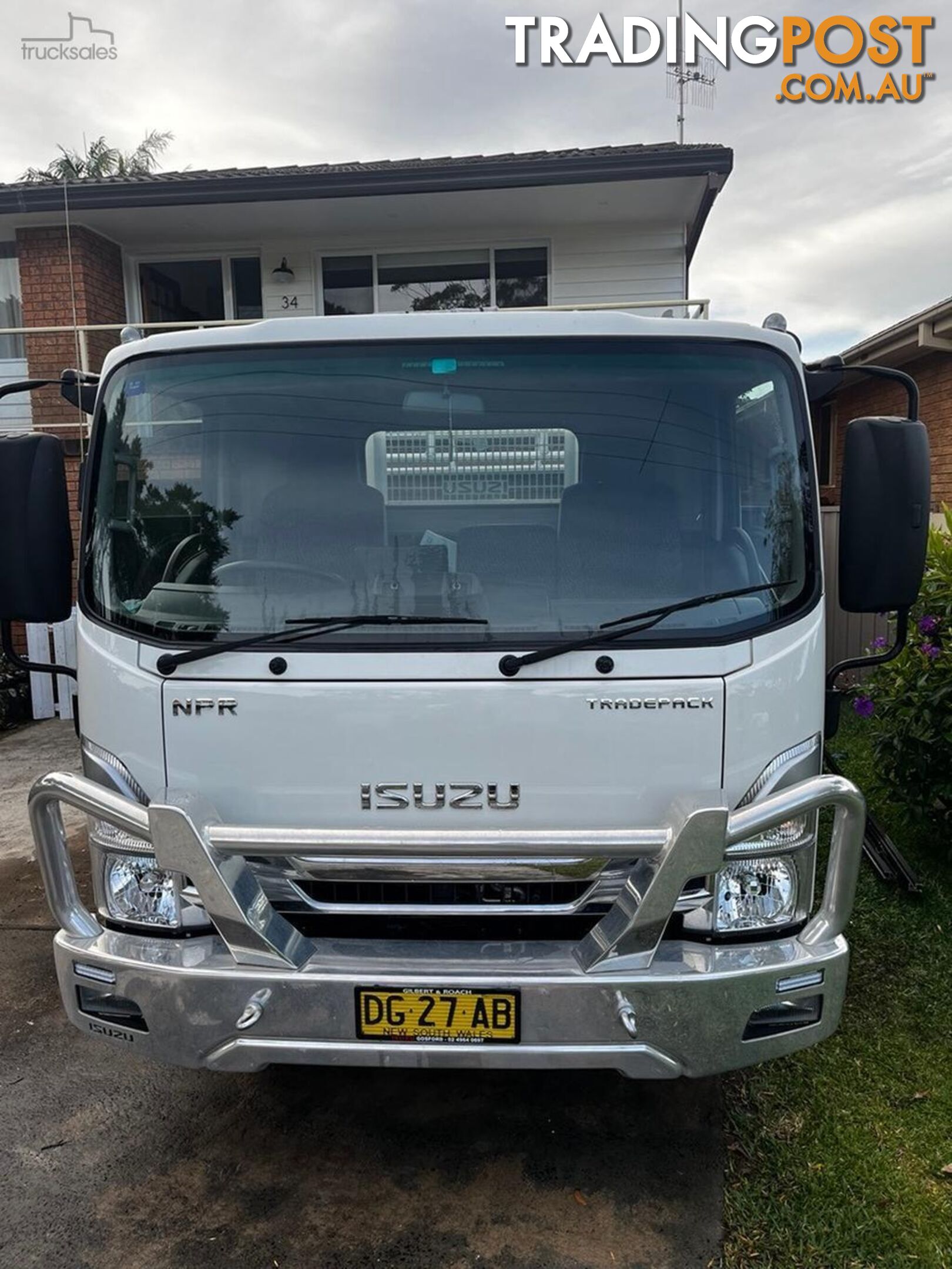 2023 ISUZU NPR Tradepack- hardly used!